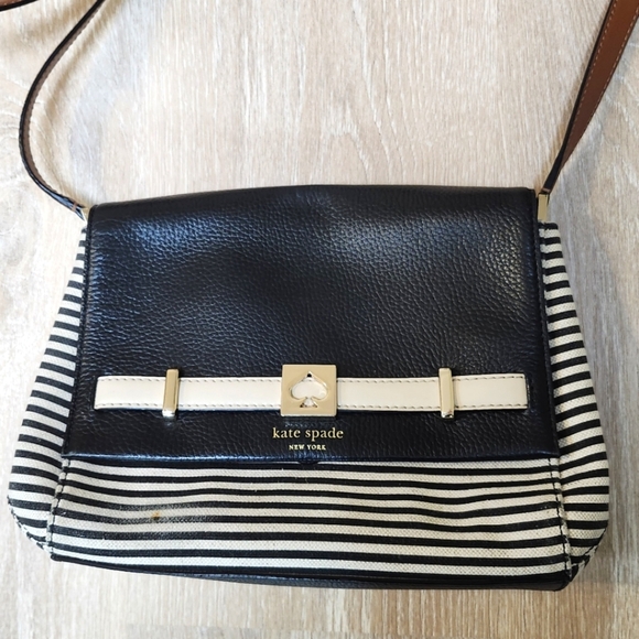 Kate Spade Houston Street Leo Stripe Crossbody Purse Bag Black Leather - Picture 1 of 11